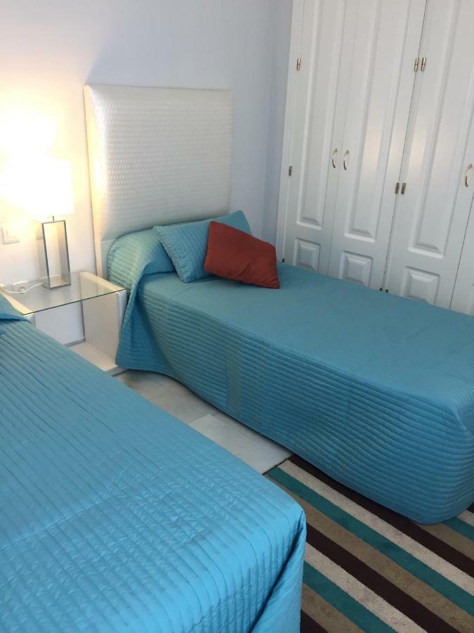 Beautiful 2 Bedroom @ Puerto Banus! Appartement